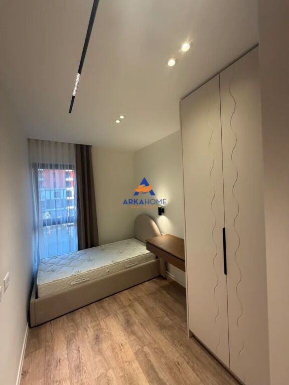 AFFITTASI APPARTAMENTO 3+1+BALCONE 127 M2 "COMPLESSO NDERGJONI, NUOVO VIALONE" 1.100 EURO
