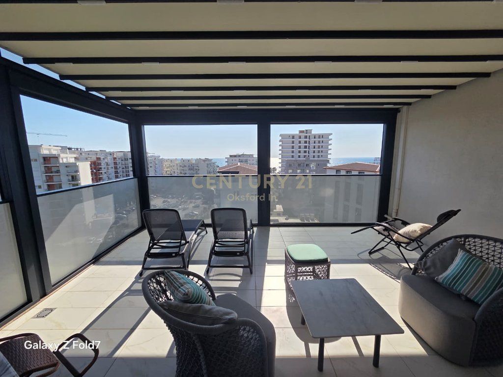 SHITET PENTHOUSE ME PAMJE NGA DETI NË SHËNGJIN