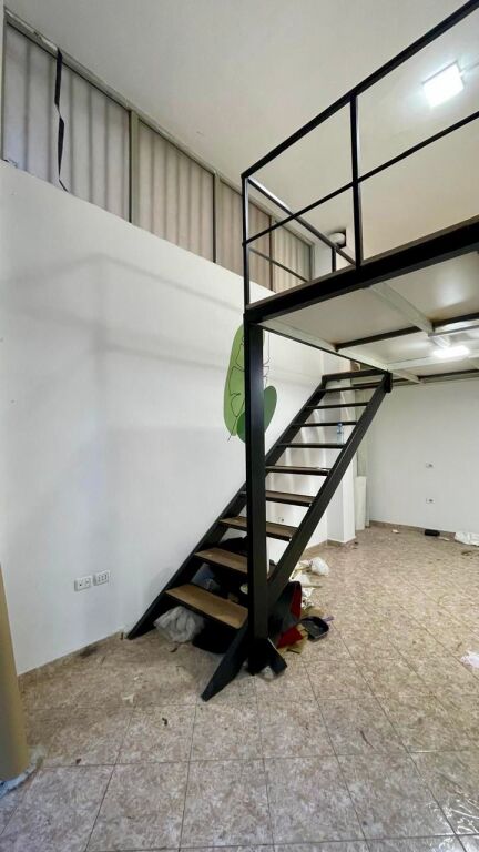 📣 VENDESI Locale Commerciale (Duplex) 📍 Sopra la Scuola Rossa 🛣️ Via “Riza Cerova” ✨