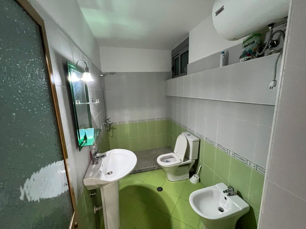 RENT APARTMENT 1+1 BAJRAM CURRI SCHOOL BEACH  330 EURO