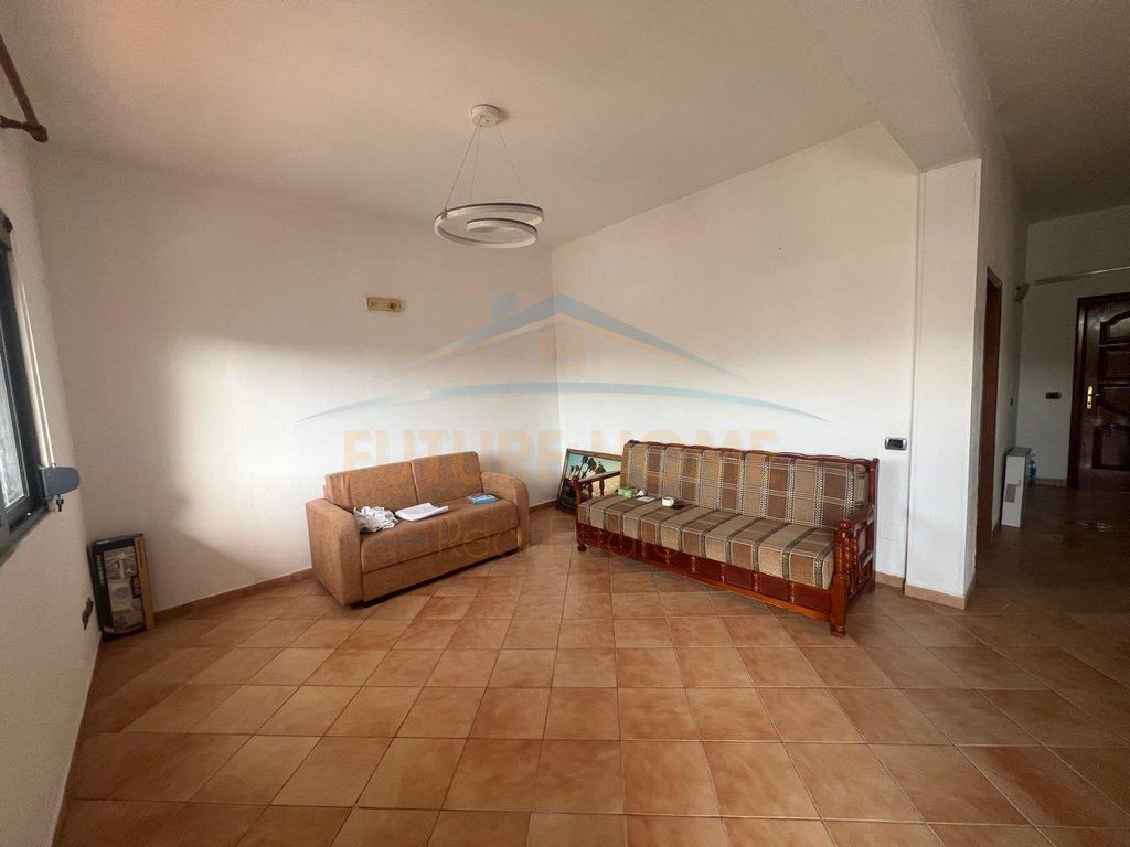 Qera, Shtepi Private , Durres