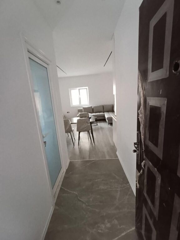 APARTAMENT ME QERA 2+1 PORCELAN 55.000 LEKE FH-86912