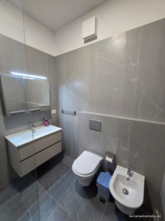 Appartamento In Affitto 2+1+ Posto Auto A 5 Maji (ID B2202021) Tirana.