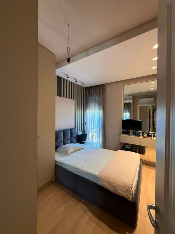 Shitet apartament 3+1+2+Post parkimi