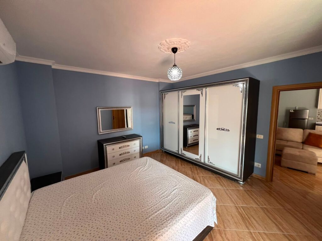 RENT APARTMENT 1+1 BAJRAM CURRI SCHOOL BEACH  330 EURO