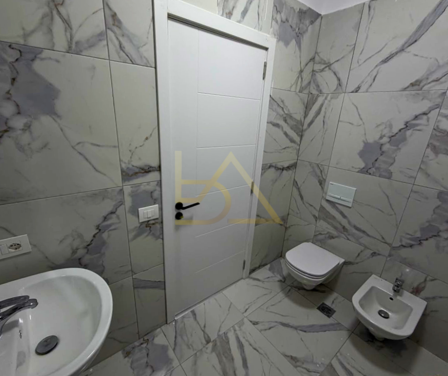 Apartment 3+1 for Rent – 5 Maji Street, Tirana