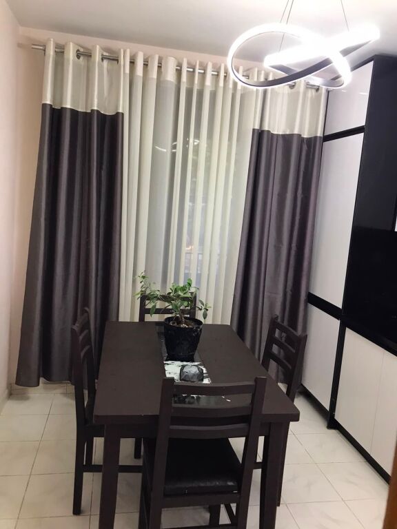 2+1, te ish restorant durresi, 600 mije leke