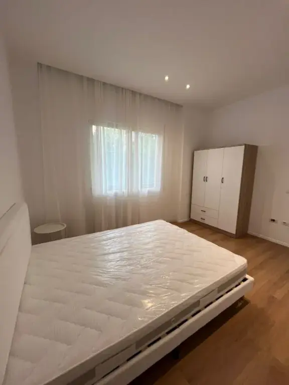 Qera | Vilë 1 + 1 | Ali Demi | 400 €/muaj