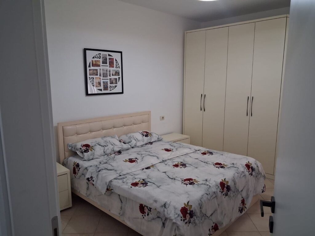 APARTAMENT NE SHITJE TE URA E DAJLANIT!!!