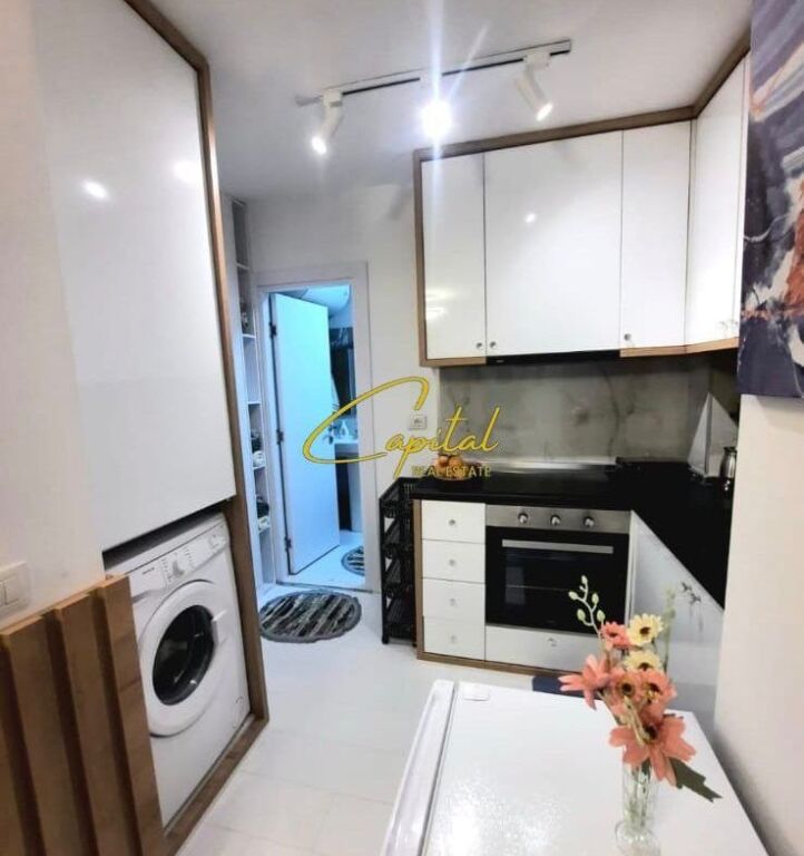 VENDESI MONOLOCALE 34 M2 ALI DEMI 80.000 EURO IN VENDITA