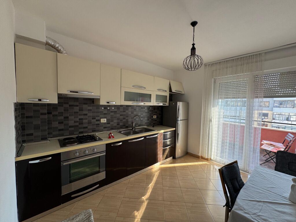Apartament me qera 2+1+2 ne Rrugen e Elbasanit pranë Ambasadës Amerikane  ID 5282