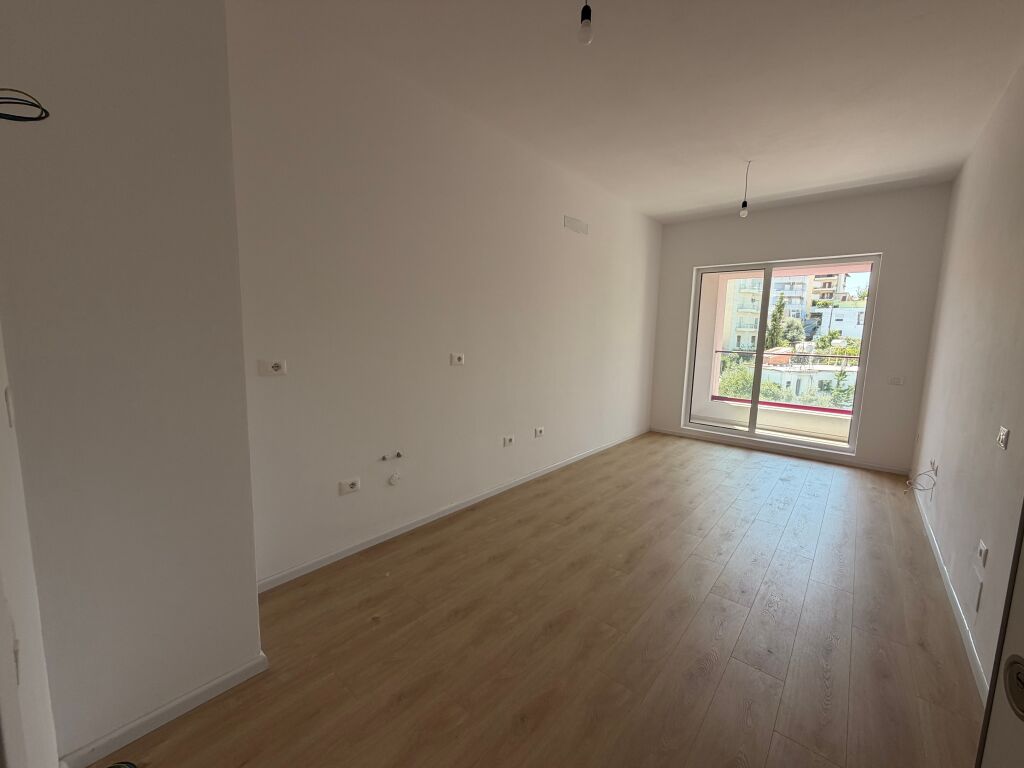 Shitet garsoniere 58000€