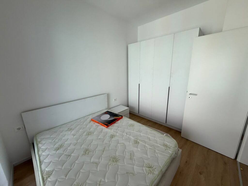 🏡 Apartment 1+1 for rent  📍 Ali Demi, Kadiu Complex💰 Price: 42,000 Lek/month