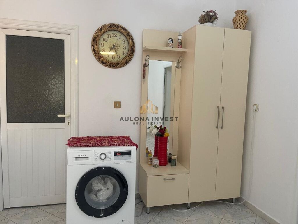 AFFITTASI A LUNGO TERMINE, PRIMO PIANO DI UNA CASA VICINO AL MARE - VLORA