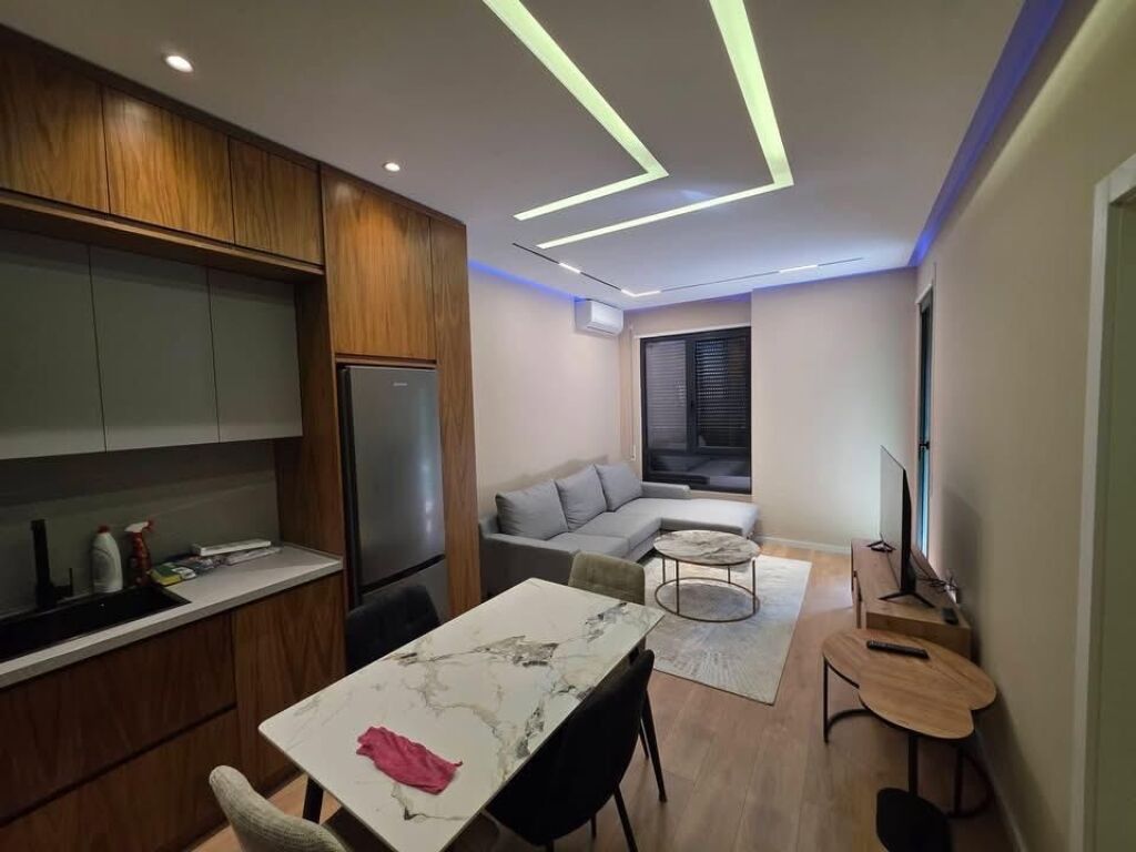 Rent | Apartament 1 + 1 | Rruga 5 Maji | 600 €/month