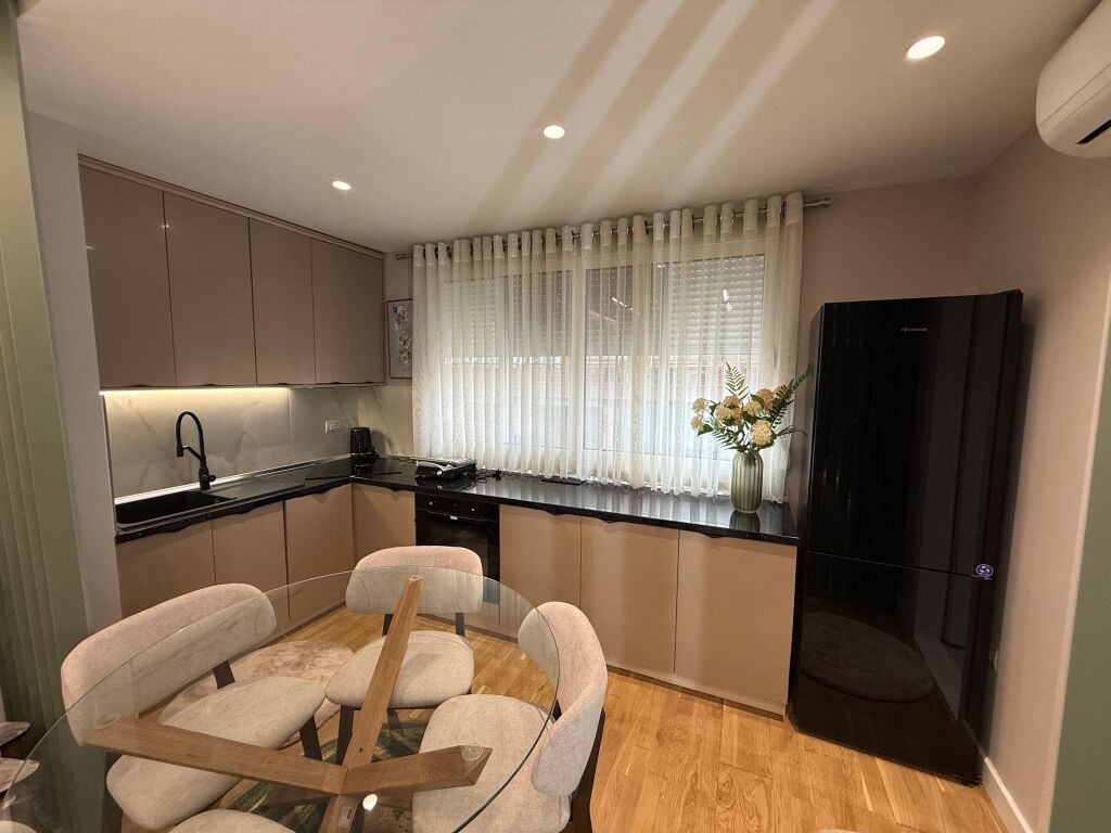 📣 SUPER AFFITTO Appartamento 1+1 con Balcone 📍 Giardino Zoologico, Tirana ✨