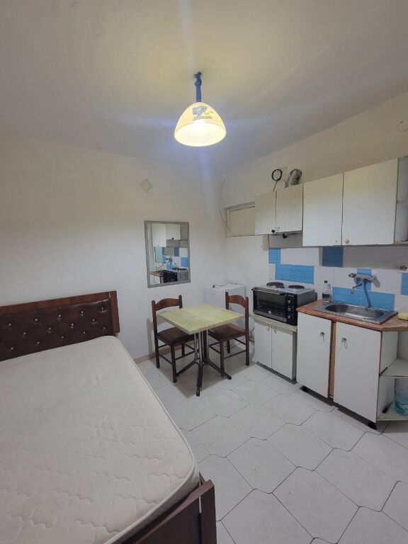 Qera | Garsoniere | Rruga Kongresi i Manastirit | 250 €/muaj