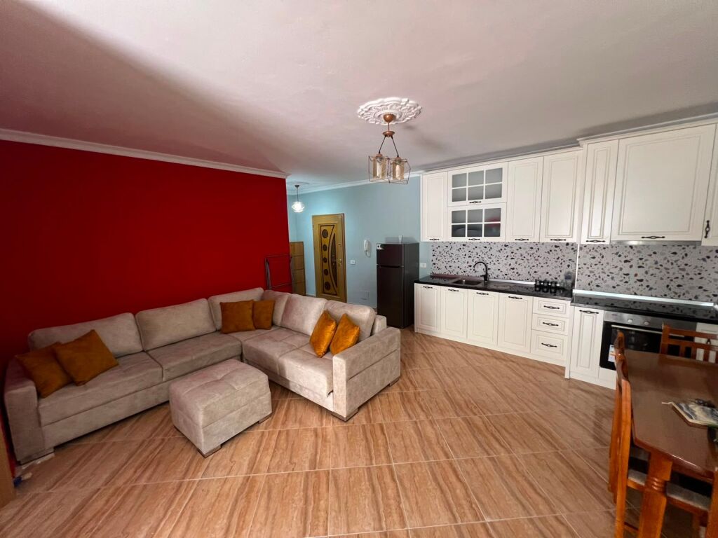 RENT APARTMENT 1+1 BAJRAM CURRI SCHOOL BEACH  330 EURO
