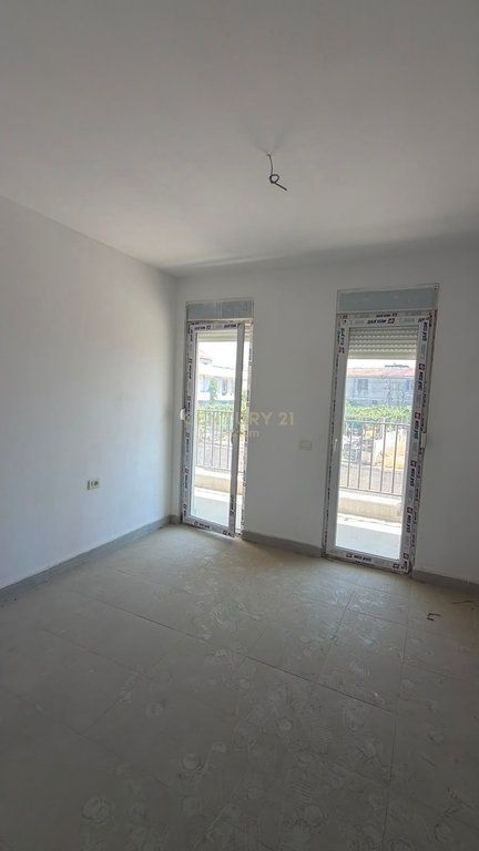 APARTAMENT 3+1+2 NE SHITJE TE 5 MAJ Atrium146231