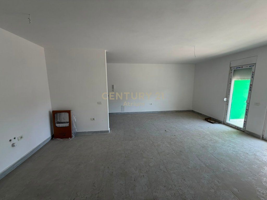 APARTAMENT 3+1+2 NE SHITJE TE 5 MAJ Atrium146231