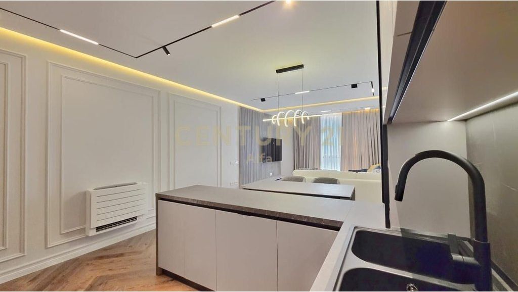 Apartament Luksoz 3+1+2 + Post Parkimi per Qira tek "Golden Residence"