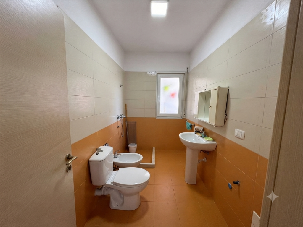 Qera, Apartament 3+1+2, Ferit Xhajko, Tirane .