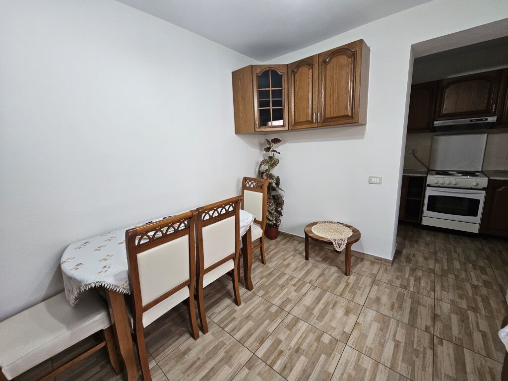 Affittasi Appartamento 2+1+1 con Balcone