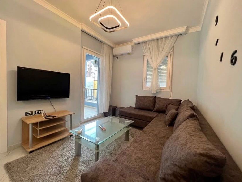 Disponojme apartament 1+1 per shitje ne zonen e 5 Majit.
