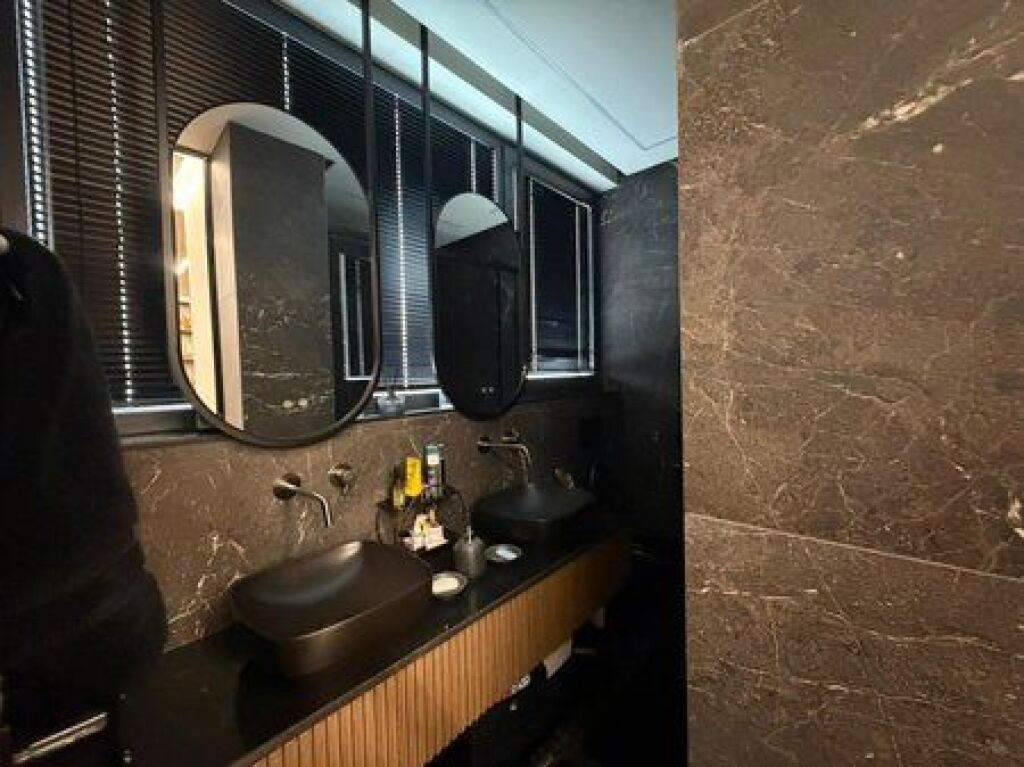 For sale, Apartment 2+1+2, Kavaja Street, Tirana