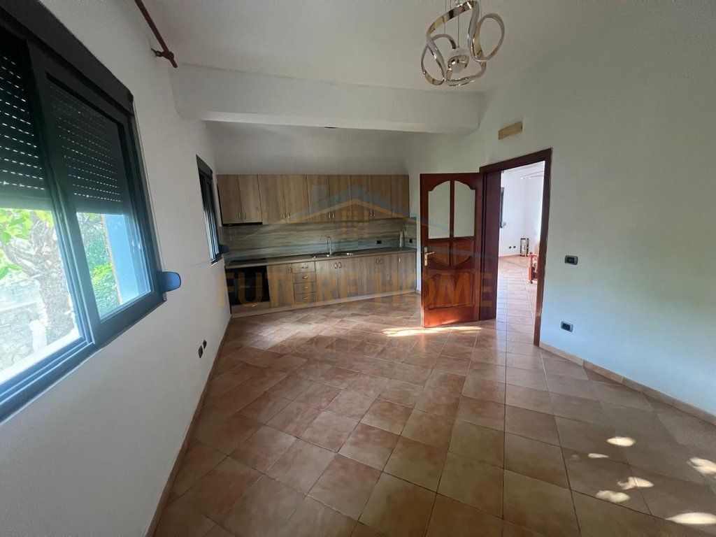 Qera, Shtepi Private , Durres