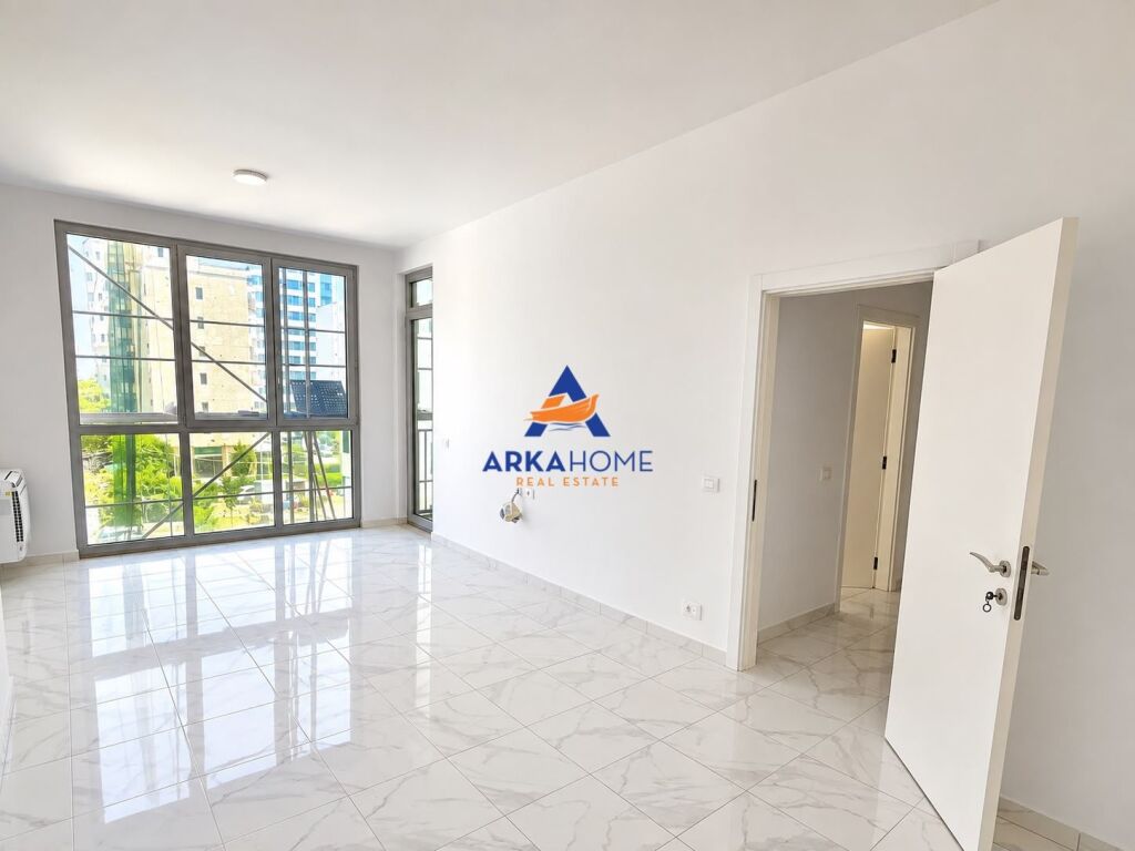JEPET ZYRE ME QERA 111 M2 "PRANE KOMPLEKSIT SQUARE 21,NGJITUR ME CORNER RESIDENCE" 100000 LEKE