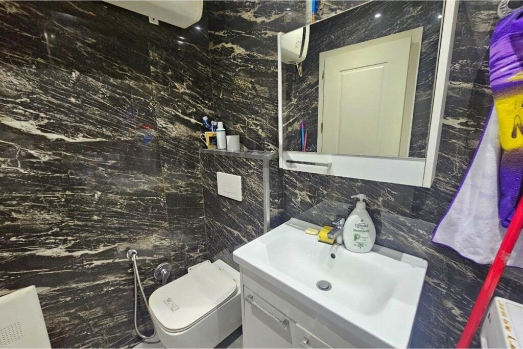 Jepet apartament 1+1 te Komuna e Parisit