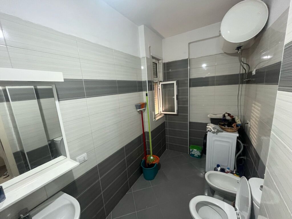 Jepet apartament me qera 2+1