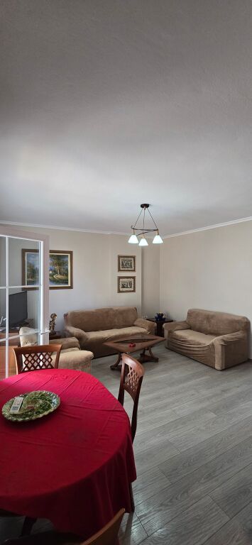 APARTAMENT 2+1, JEPET EDHE PER ARBNB!