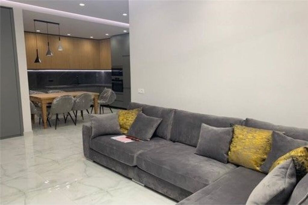 Appartamento 3+1+parcheggio in affitto al Complesso Delijorgji