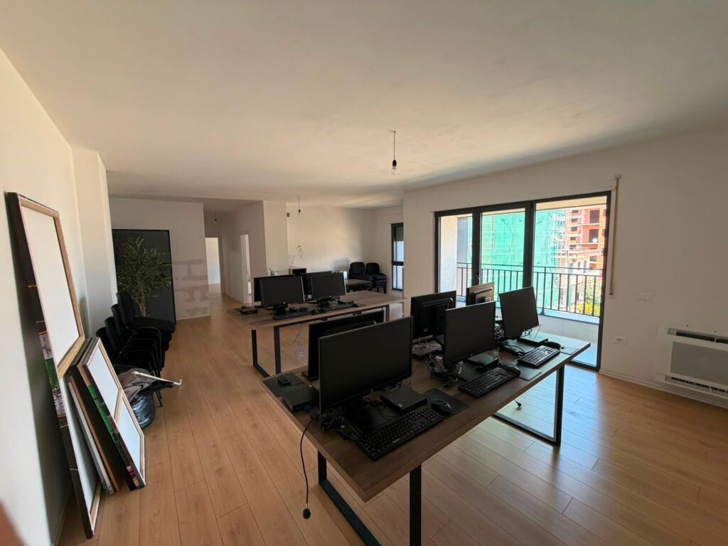 Ufficio in affitto al Bulevardi Ri