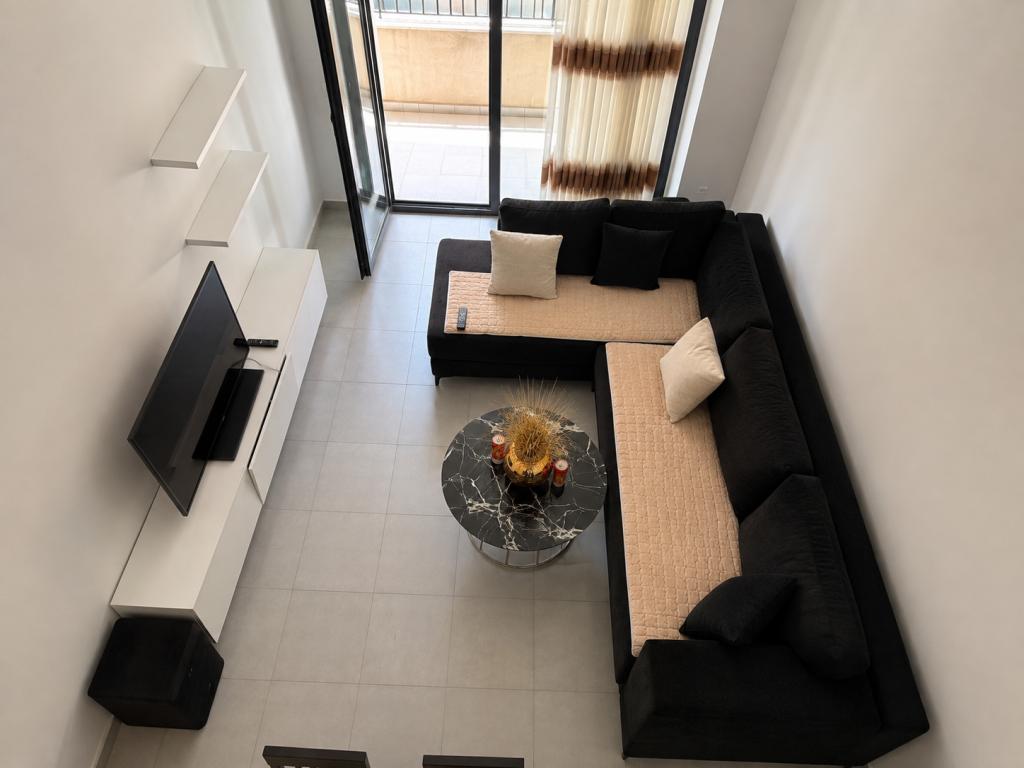 Rent 1+1 dry lake near hotel radison