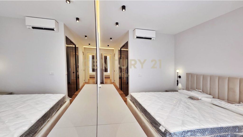 Apartament Luksoz 3+1+2 + Post Parkimi per Qira tek "Golden Residence"