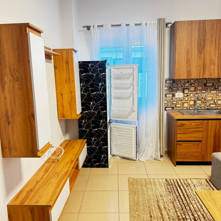 Apartament 1+1 per qera concord center 5 maji !