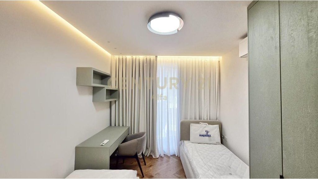 Apartament Luksoz 3+1+2 + Post Parkimi per Qira tek "Golden Residence"