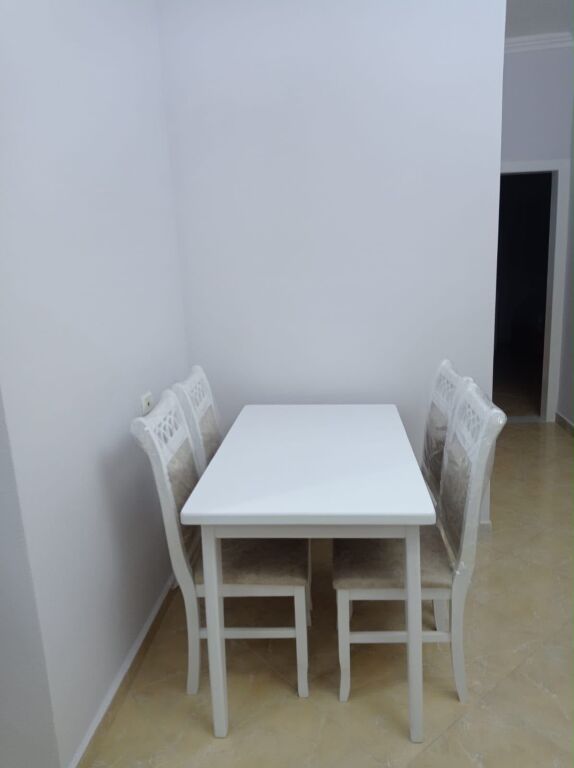 Super ap 2+1 ne porcelan universiteti europian