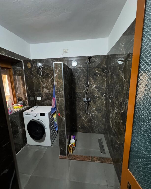 💥Shitet apartament 2+1 prane shetitores Josif Budo,Kavaje💥