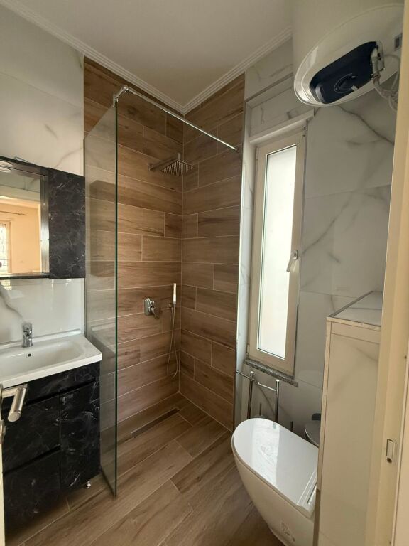 Apartament Modern   3+1 pranë Stadiumit –  Mobilim Cilësor, Pallat i Ri dhe i Mirëadministruar