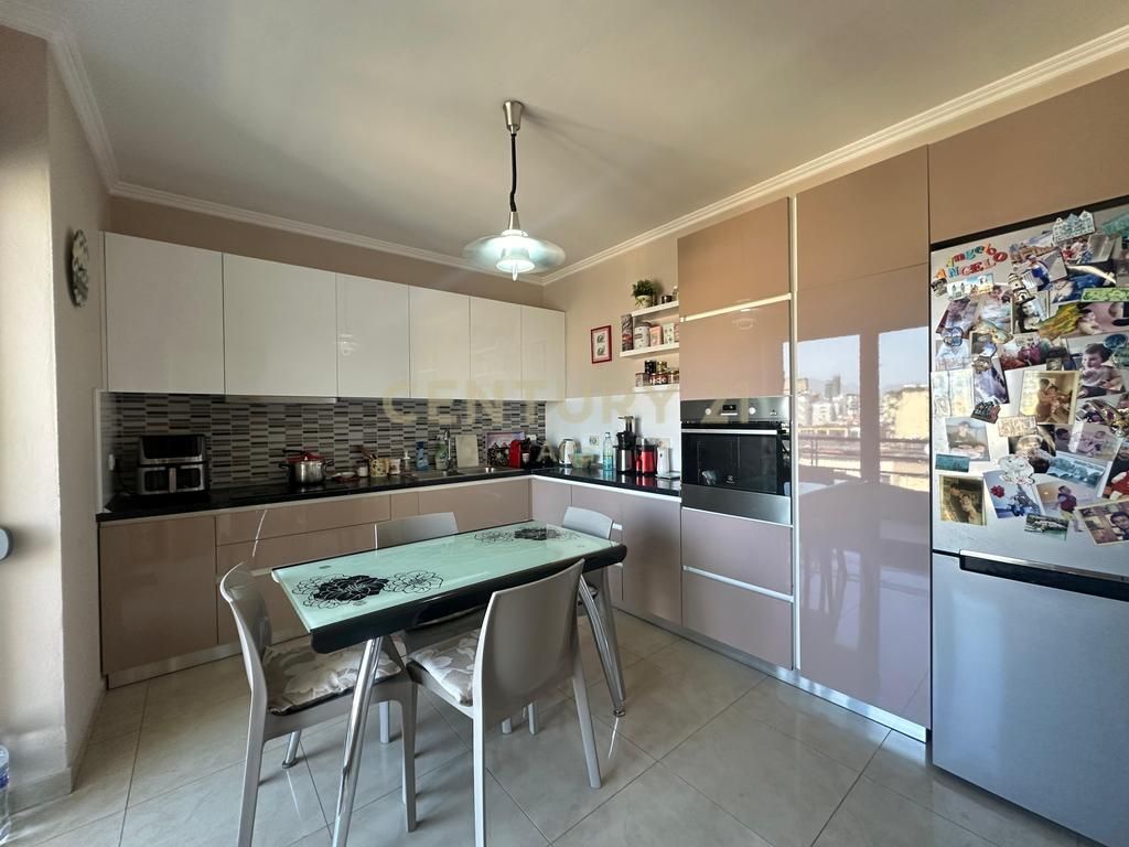 Appartamento 2+1+2+Studio in Vendita vicino al Lago di Tirana!