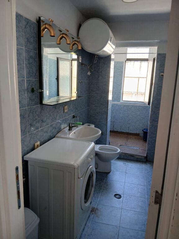 Jepet Me Qera Apartament 1+1+1 Ballkon