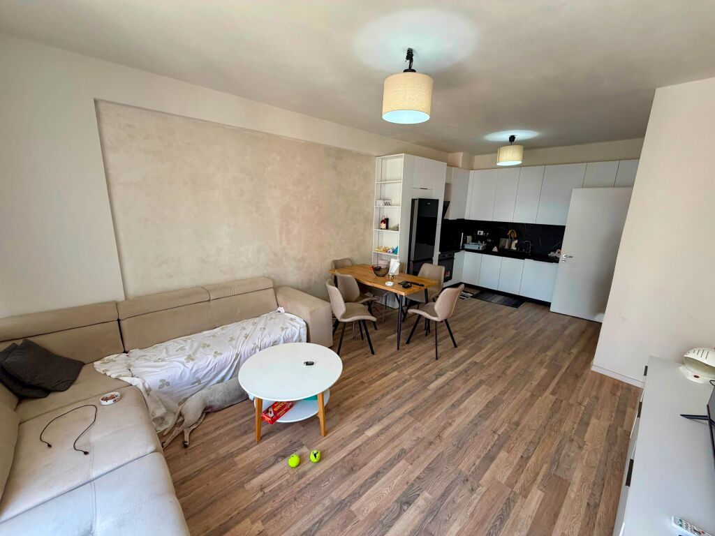 📣 FOR SALE Apartment 1+1 📍 Urban Gate Complex, Astir ✨   🏢 New Building (Mortgage Process)  🪜 6th Floor (With Elevator)  📐 Area 70 m2  🛋️ Fully Furnished   💶 Price 105,000 Euro