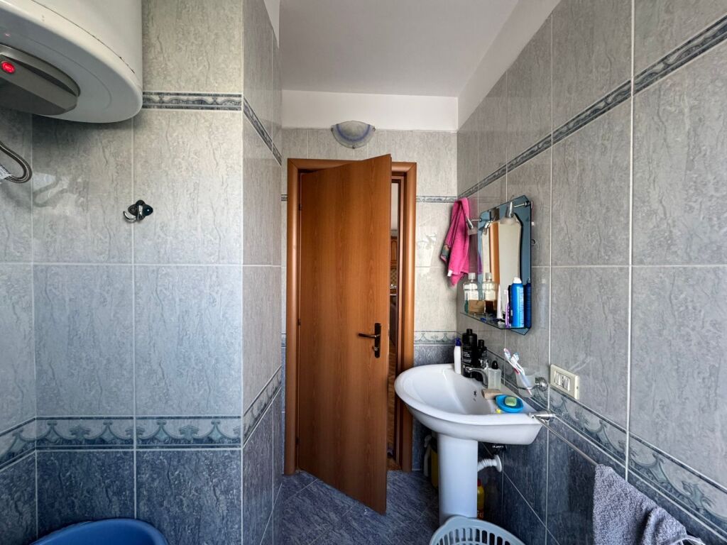 Vendesi 2 appartamenti sulla spiaggia
