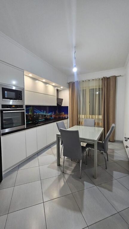 Apartament 1+1 me qira, Rruga e Kavajes(Pas Globe)