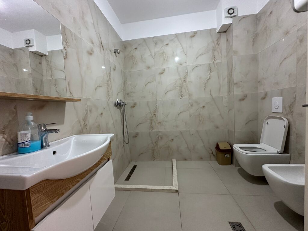 APARTAMENT 1+1 PER QIRA NE UNAZEN E RE,Astir !!