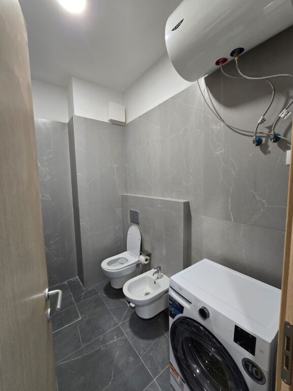 Appartamento 1+1 in affitto a Tirana Uptown, di fronte a Concord Center    ID 5288